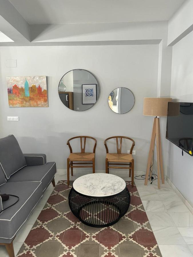 Casa De La Columna, Triana Apartment Севиля Екстериор снимка