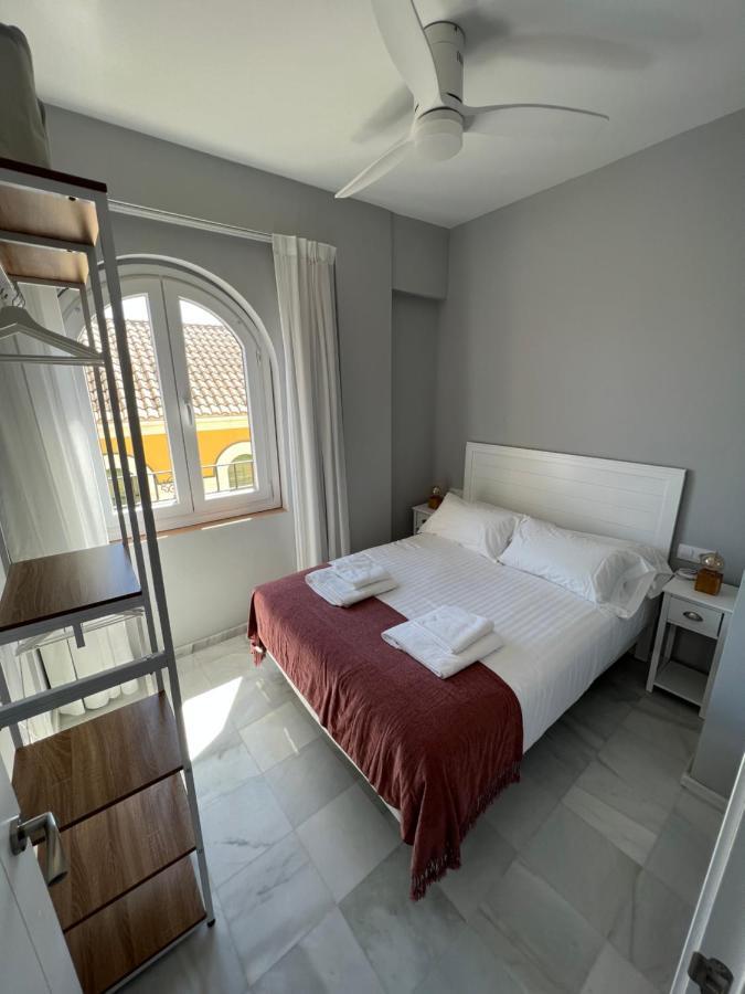 Casa De La Columna, Triana Apartment Севиля Екстериор снимка