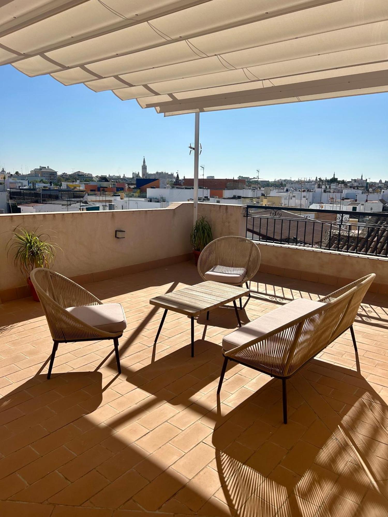 Casa De La Columna, Triana Apartment Севиля Екстериор снимка