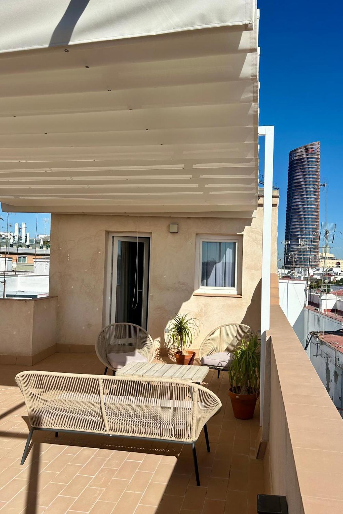 Casa De La Columna, Triana Apartment Севиля Екстериор снимка