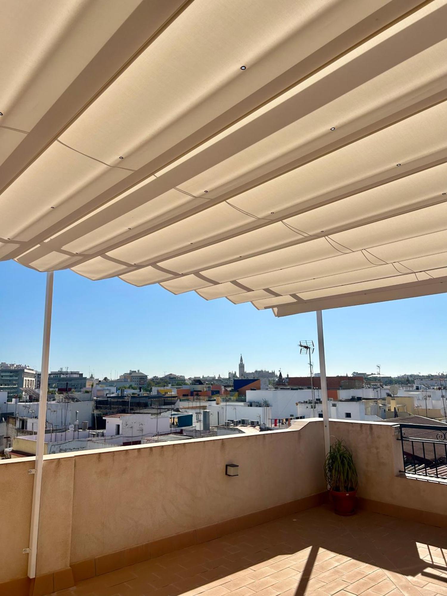 Casa De La Columna, Triana Apartment Севиля Екстериор снимка