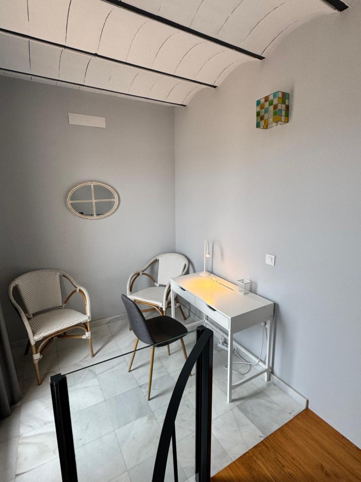 Casa De La Columna, Triana Apartment Севиля Екстериор снимка