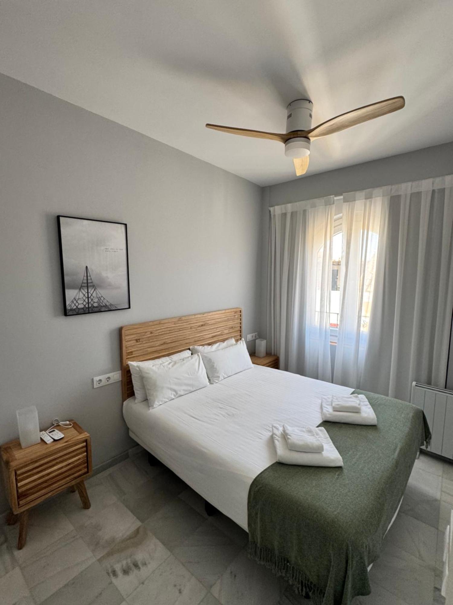 Casa De La Columna, Triana Apartment Севиля Екстериор снимка