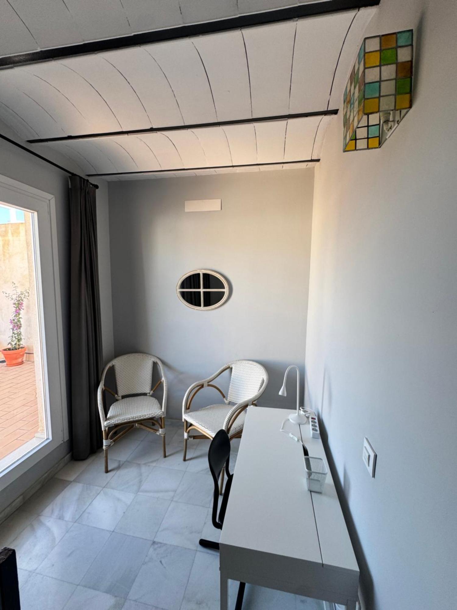 Casa De La Columna, Triana Apartment Севиля Екстериор снимка
