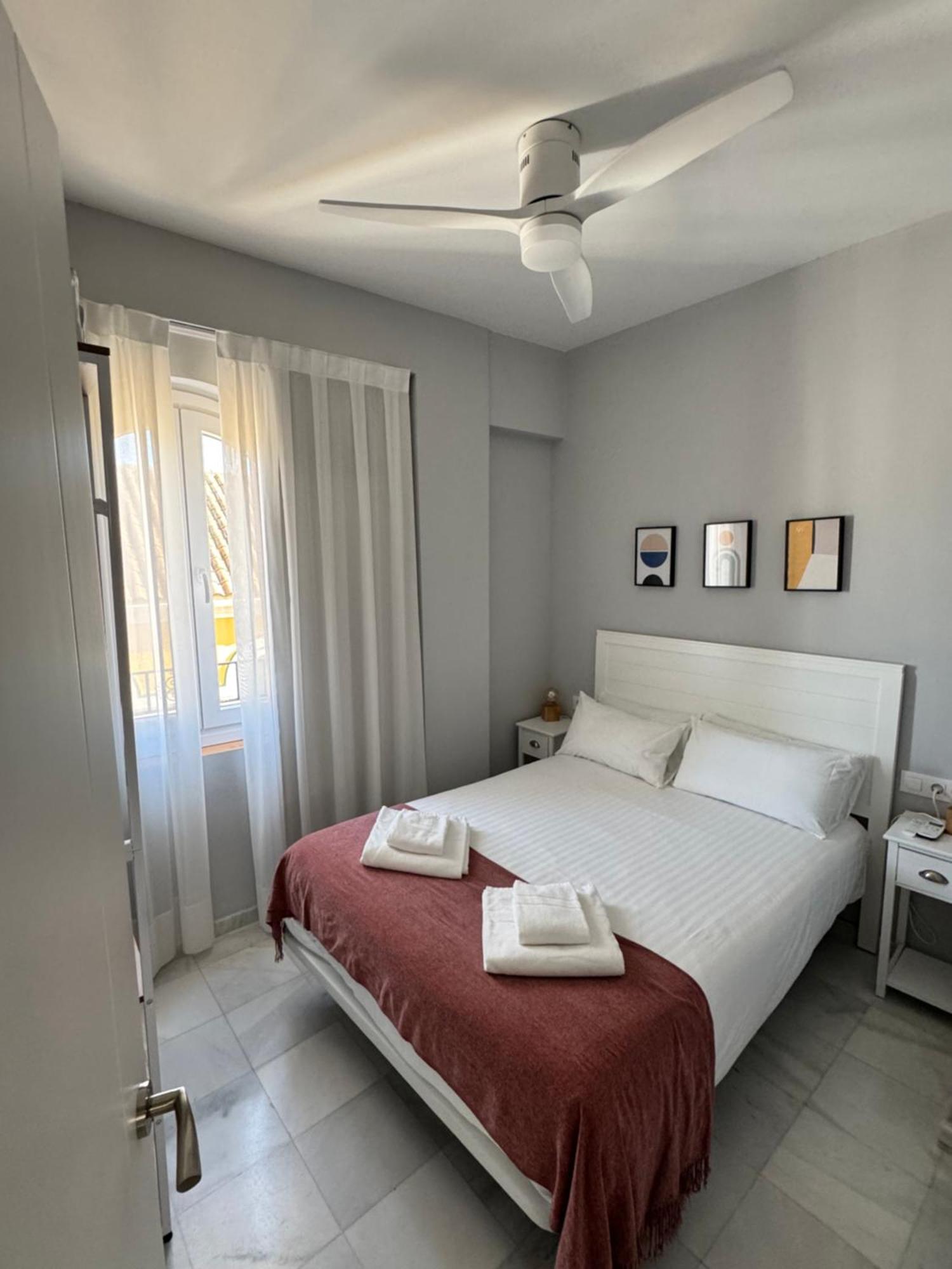 Casa De La Columna, Triana Apartment Севиля Екстериор снимка